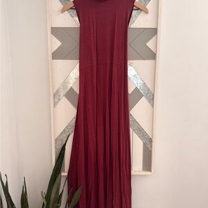 Elegant Calvin Klein Burgundy Sleeveless Dress